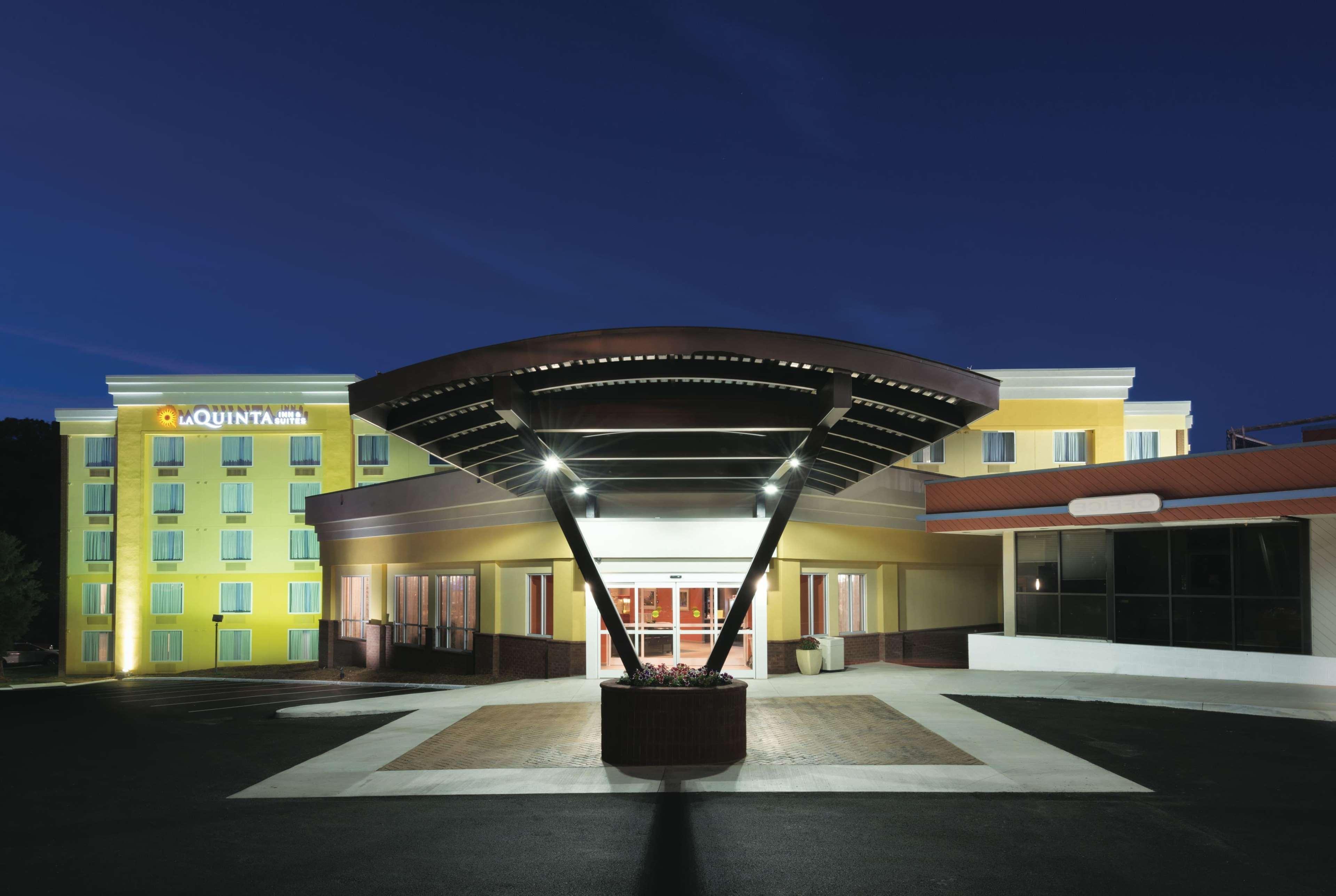 La Quinta By Wyndham Lynchburg At Liberty Univ. Hotel Exterior photo